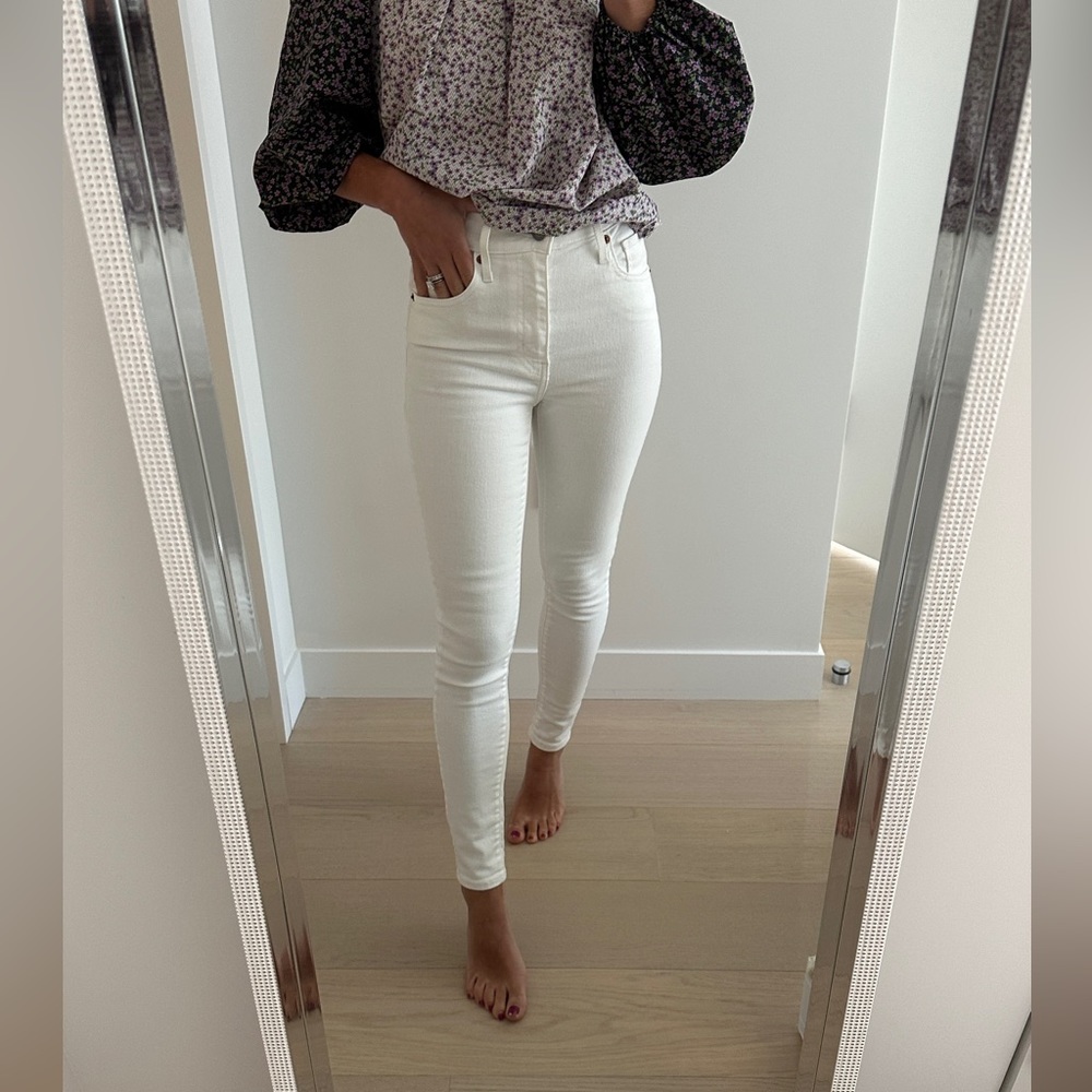 White Levi’s Mile High Super Skinny
